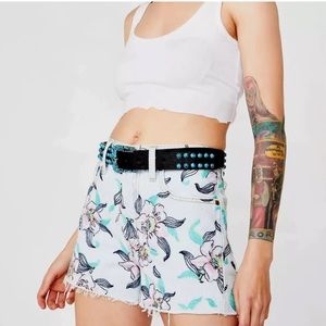 Levi’s 501 Hella Bloom Cut-Off High-Rise S…